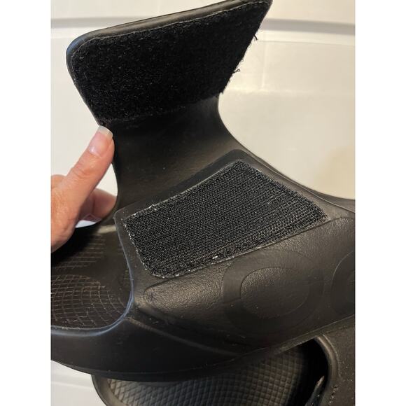 Oofos Ooahh Sport Flex Recovery Slides Mens Size 11 Black Hook & Loop Adjustable - Picture 7 of 10